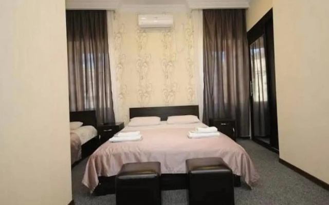Butik-otel'  Eight