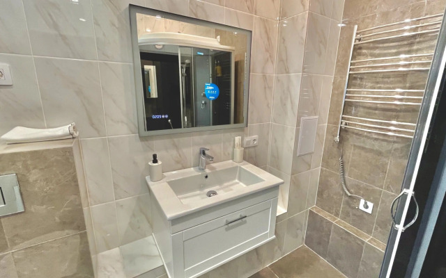 Apartament Green v Rezidentsii Baykalskiye Kholmy