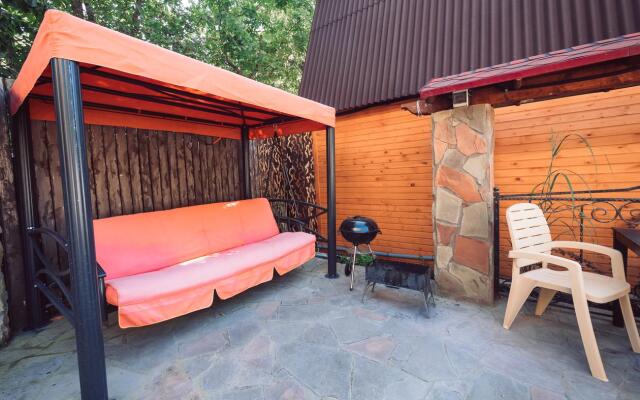 Dom U Podnozhiya Gor Guest house
