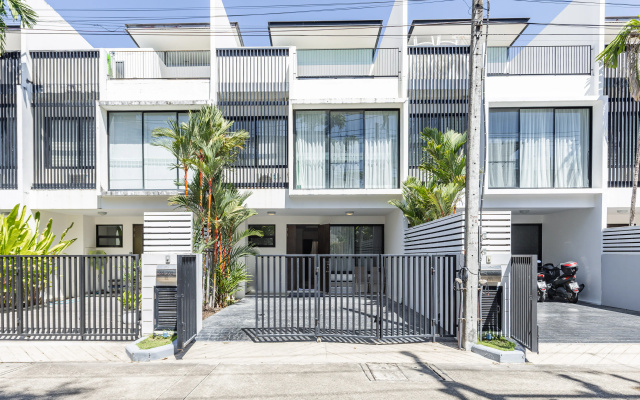 Апартаменты Awesome 3bd Townhouse with a patio
