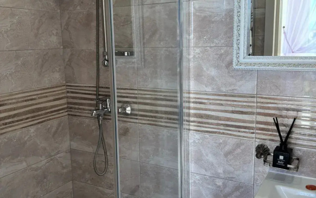 Studiya Milan S Vidom Na More Flat