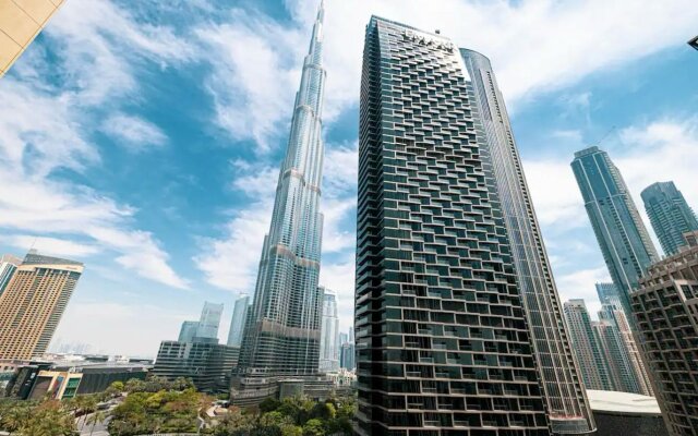 Апартаменты Deluxe 2BR with Burj Khalifa and Fountain View