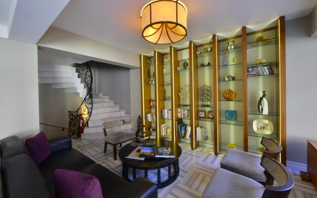 Agora Life Hotel