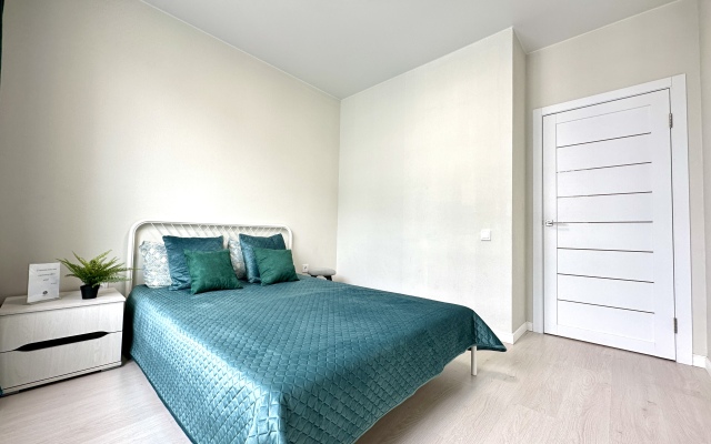 Lyuks Akvamarin s Dizaynerskim Remontom, Dlya Bolshoy Semi Apartments