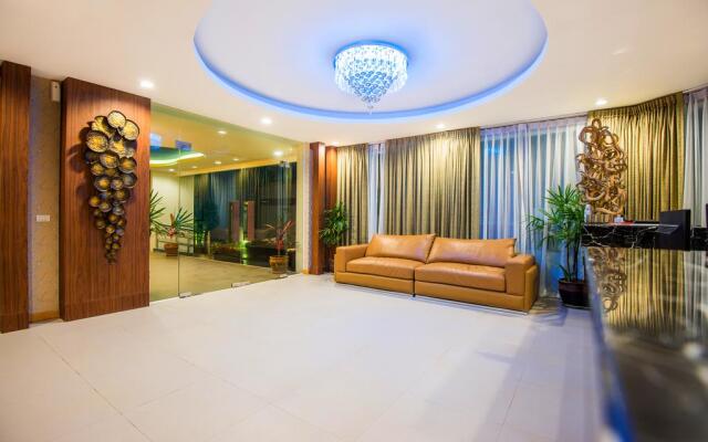 Clarion Hotel Patong Beach