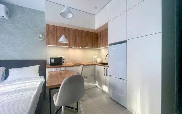 Dlya Troikh Gostey S Vidom Na More Flat