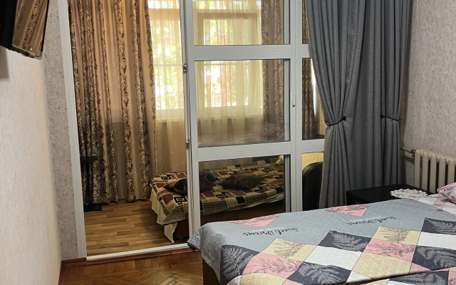 Na Vorovskogo 49 u muzeya Flat