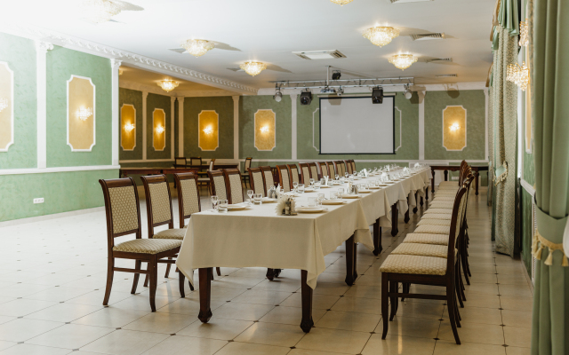 Saratovskaya Hotel