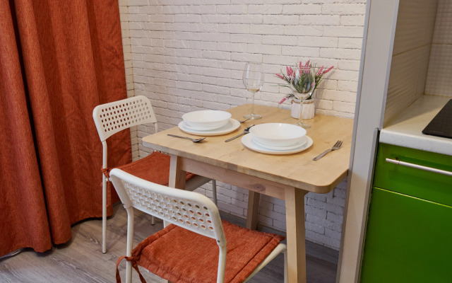 219/1 Na Ulice Aleksandry Monakhovoy 6 Apartments