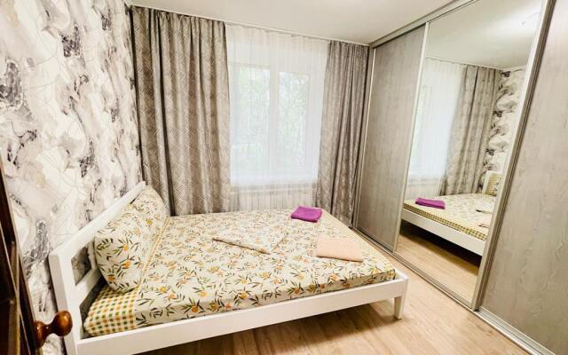 Hotelroom24 Bolshoy Kondratyevskiy 8 Flat