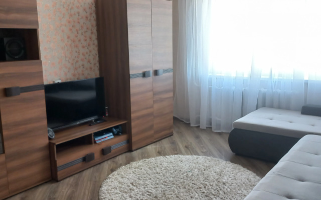 3-Kh Komnatniye Apartment