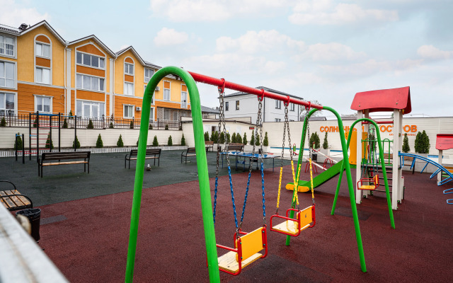 V Klubnom Komplekse s Basseynom Flat