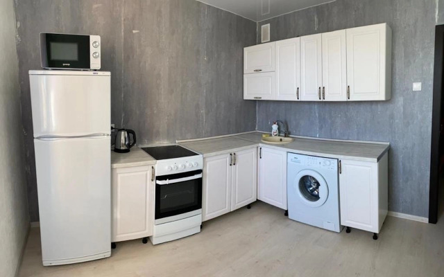 Na Ulitse Antonova-Ovseenko 33B Flat