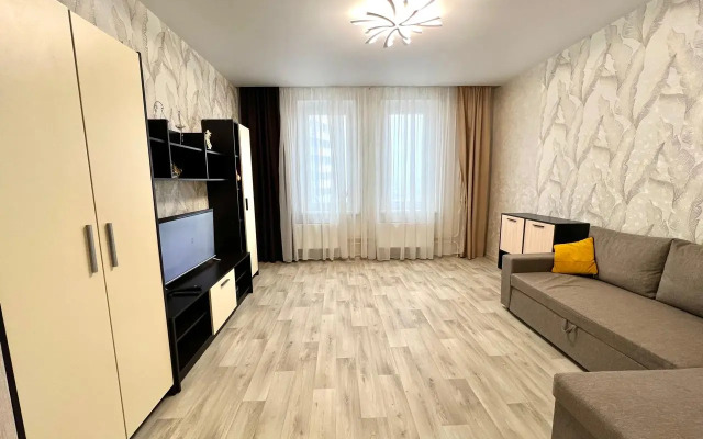 U Metro Nekrasovka Flat