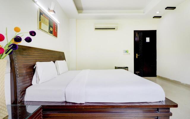 Blue Moon Residency Hotel & Restaurant Hotel