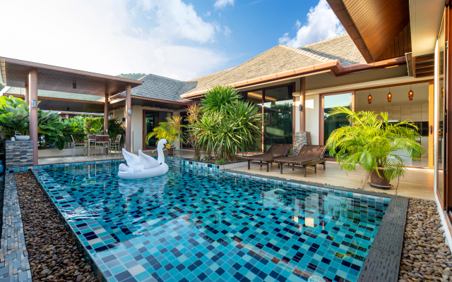 3BR Modern Villa - Pool NaiHarn Rawai Villa