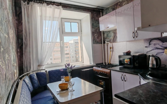 Квартира Трехкомнатная около Корстона