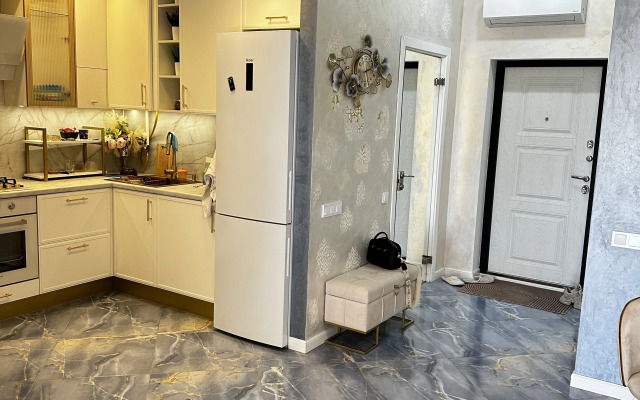 S Ogromnoy Terrasoy Flat