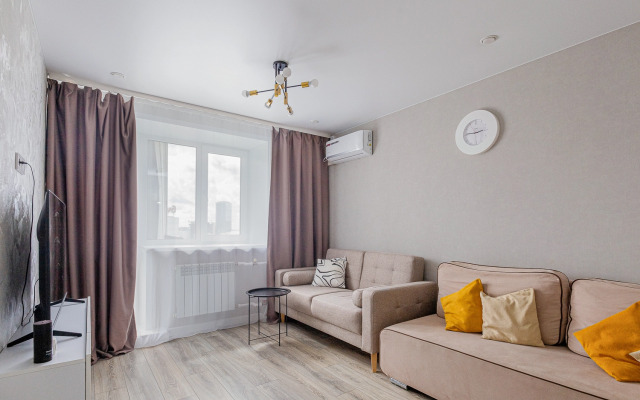 Dvukhkomnatnaya V Tsentre S Novym Remontom Flat