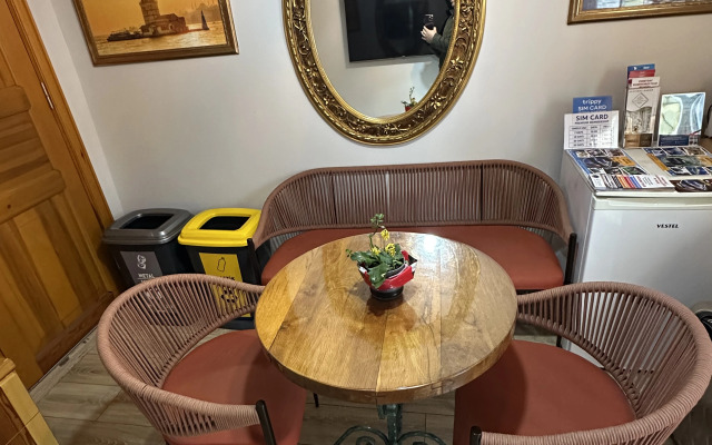 Отель Tree House