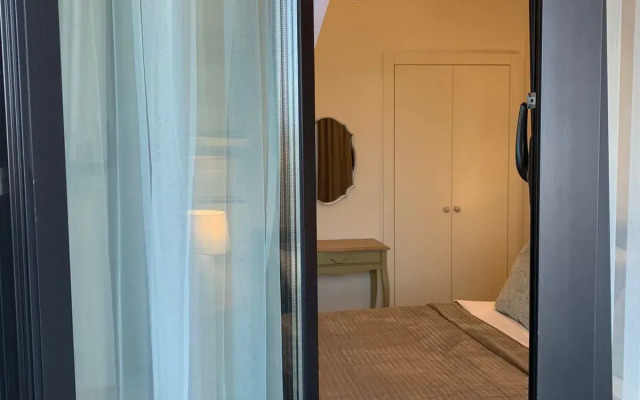 Royal Suite Apartments