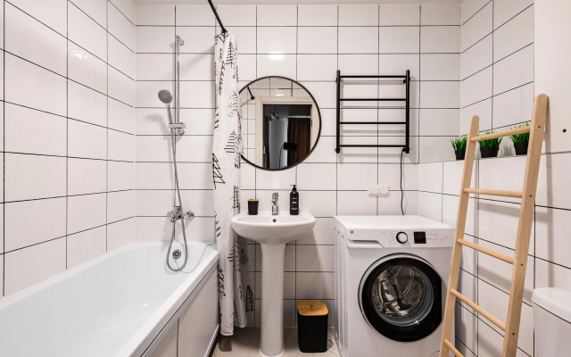 Ezhevichno-Smorodinovyj Tort, vidovaya Flat