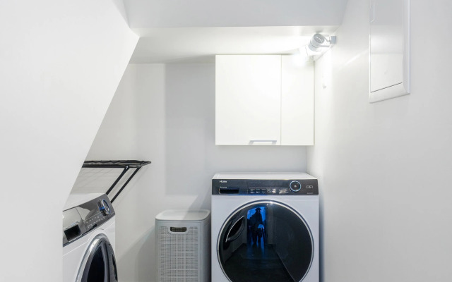 Частный дом 2-х этажный коттедж с дизайнерским ремонтом