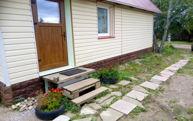 Частный дом у родника