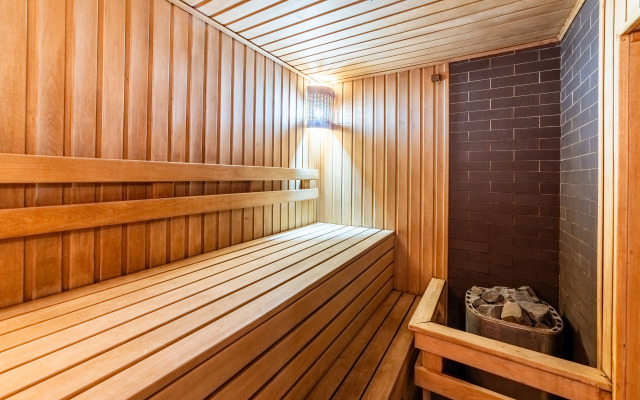 Гостевой комплекс с баней Вверх