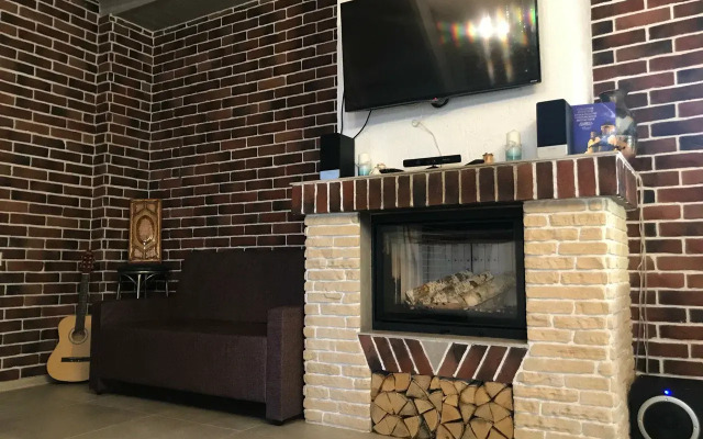 Частный дом Времена  года