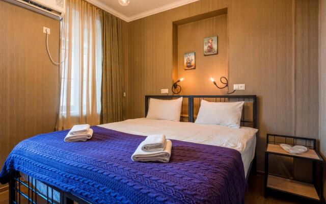 At Gomi 19 Hotel