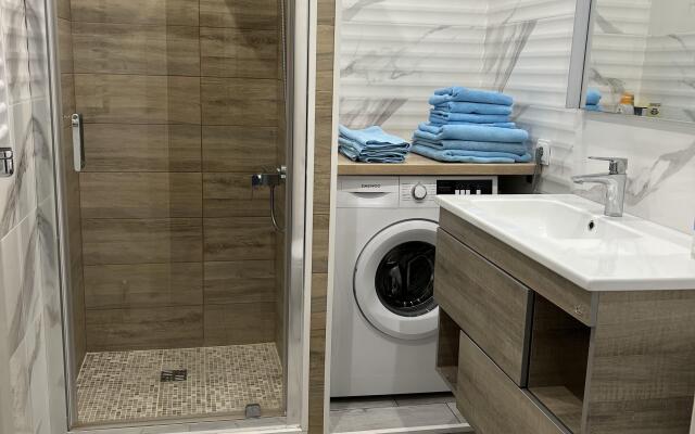 Na Pervoy Linii Ot Morya Apartments