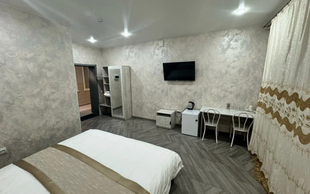 Ararat Hotel