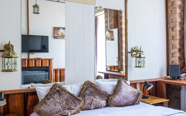 Romanticheskaya Studiya S Kaminom I Balkonom Flat
