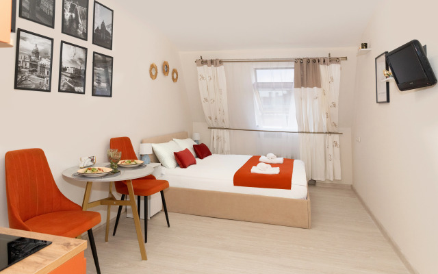 Квартира Новая уютная студия в самом сердце Санкт-Петербурга