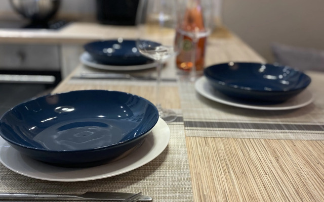 Uyutnaya Trekhkomnatnaya S Shikarnoy lodzhiey Flat