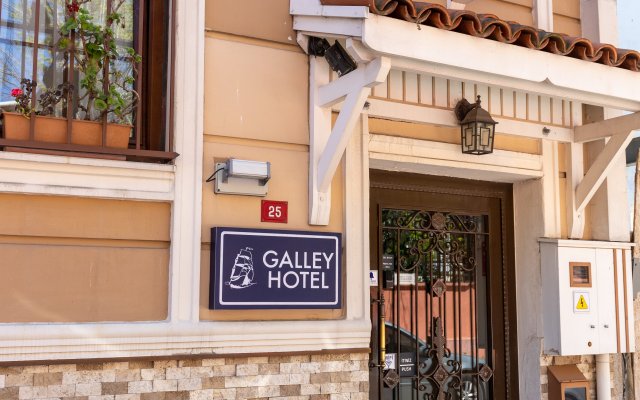 Galley Mini-hotel