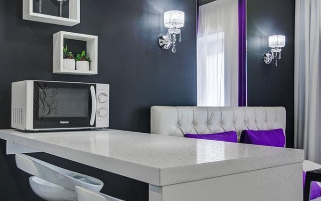 V Alykh Parusakh Flat
