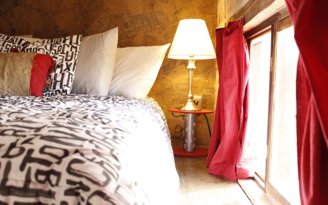 Parentheses Cabins Guest House