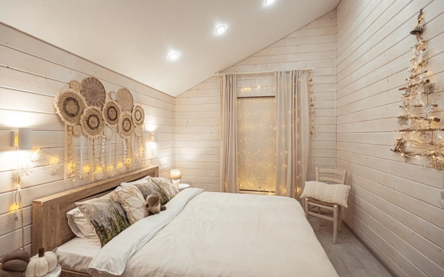 Point 377 Cheremuhovyj Guest House