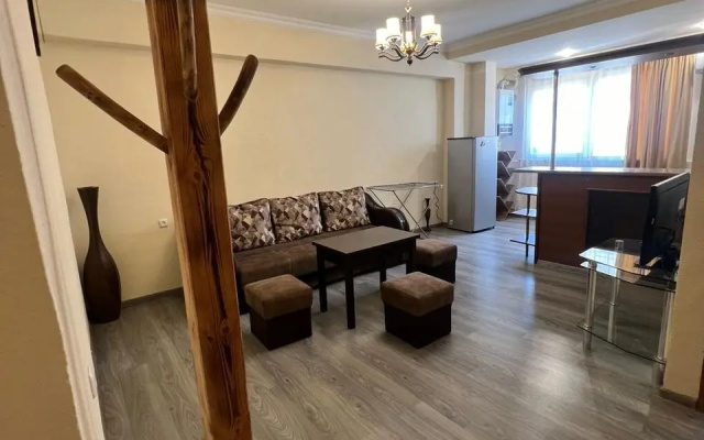 Kvartira The apartment is located on Republic Square. It has one living room and one bedroom