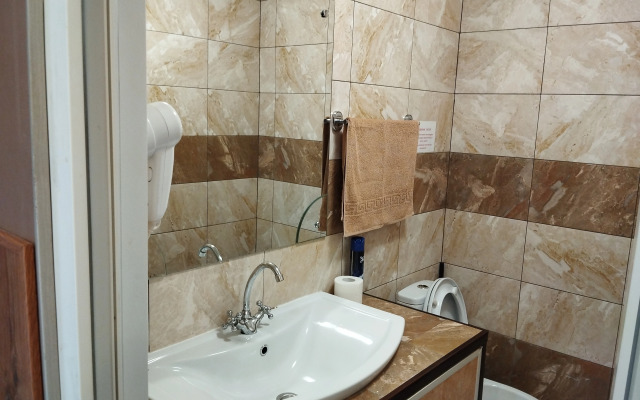 S Saunoj Vishnyovyij Sad Guest House