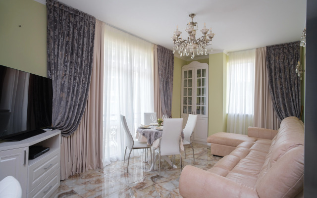 Red Apartments Art Layt Siti Tsereteli Apartments