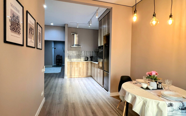 Prostorny Lyuks s Shikarnym Vidom Flat