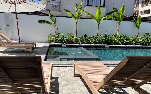 Azaliy 7 Hotel
