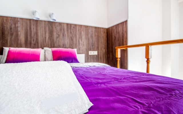 Dvuhurovnevyij Loft V 5 Min Ot M.Seligerskaya Apartments