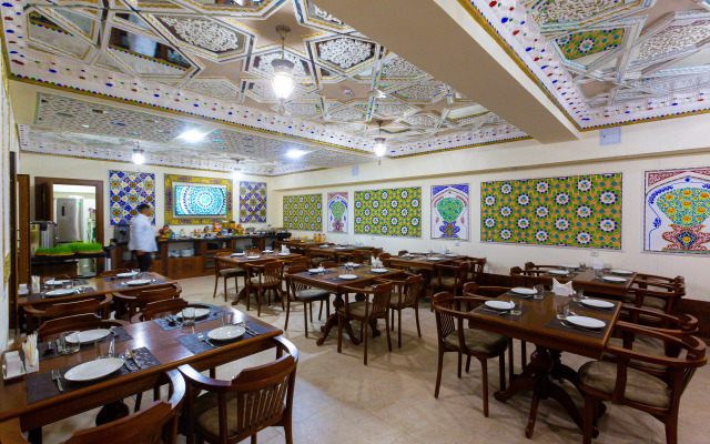 Hotel Iman