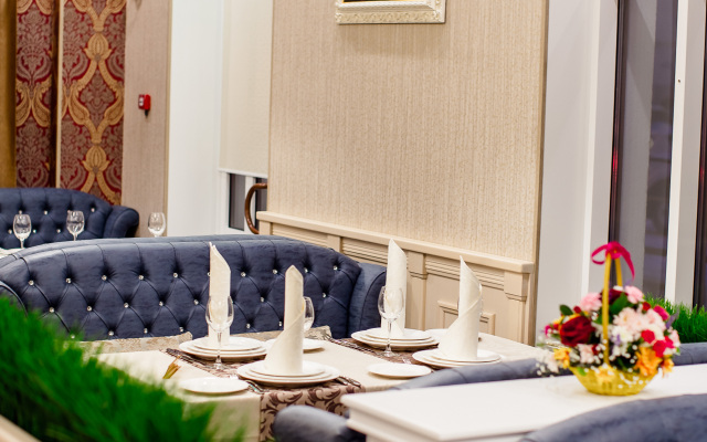 Отель Версаль