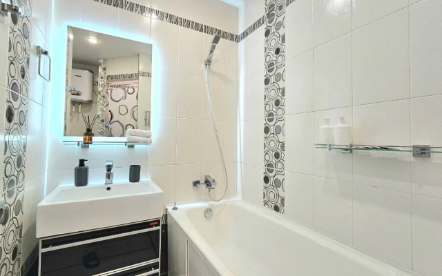 Квартира в удобной локации рядом со станцией метро Суконная слобода