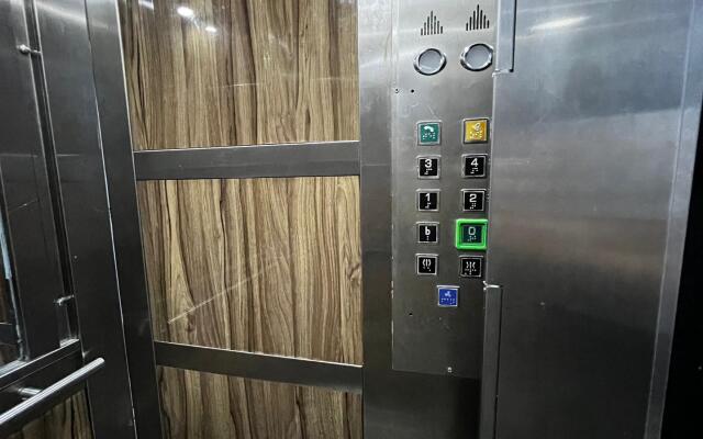 Отель Moon Blue